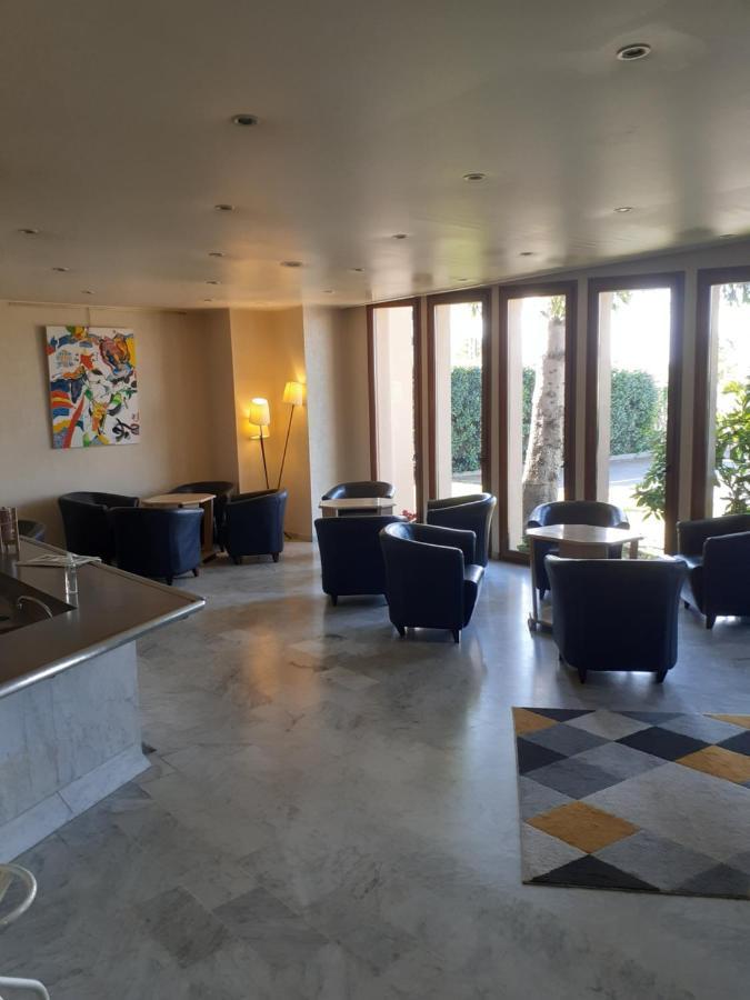 Hotel Logis Le Luth Mirecourt Exterior foto