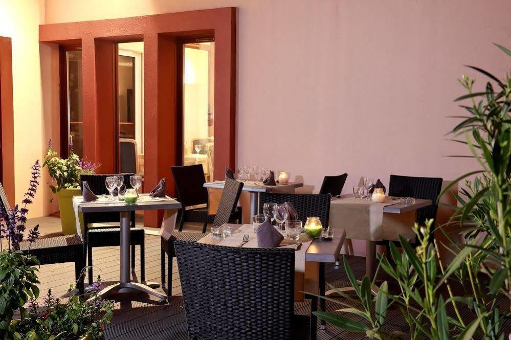 Hotel Logis Le Luth Mirecourt Exterior foto